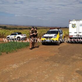Fotos de Homem é encontrado morto com marcas de tiros dentro de carro na zona rural