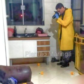 Fotos de Homem é executado com 14 tiros no interior da residência