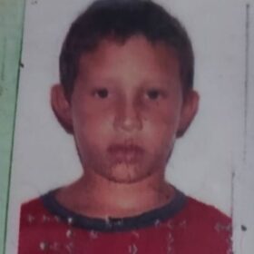Fotos de Homem é executado com 14 tiros no interior da residência