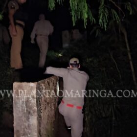 Fotos de Homem é morto e tem corpo jogado dentro de rio - A vítima estava enrolada em um saco plástico