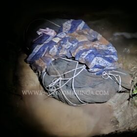 Homem é morto e tem corpo jogado dentro de rio - A vítima estava enrolada em um saco plástico Foto 1 Fotos de Homem é morto e tem corpo jogado dentro de rio - A vítima estava enrolada em um saco plástico