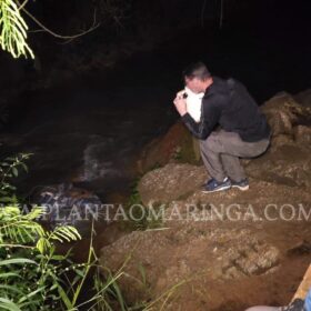 Fotos de Homem é morto e tem corpo jogado dentro de rio - A vítima estava enrolada em um saco plástico