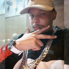 Homem é preso após atirar contra a ex-esposa e a filha de 7 anos, em Maringá Foto 1 Fotos de Homem é preso após atirar contra a ex-esposa e a filha de 7 anos, em Maringá