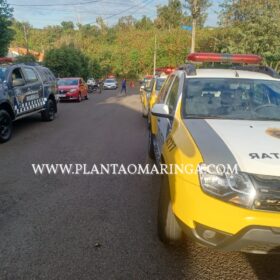 Fotos de Homem é preso após invadir Cmei - Professora Iria de Castro armado com faca em Maringá