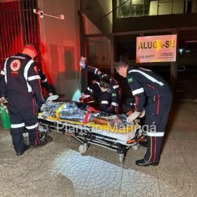 Fotos de Homem é socorrido em estado grave após ser esfaqueado no centro de Maringá