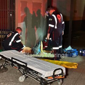 Fotos de Homem é socorrido em estado grave após ser esfaqueado no centro de Maringá