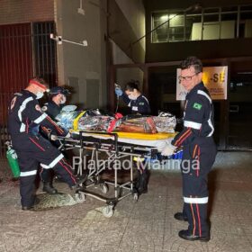 Fotos de Homem é socorrido em estado grave após ser esfaqueado no centro de Maringá