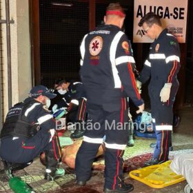 Fotos de Homem é socorrido em estado grave após ser esfaqueado no centro de Maringá