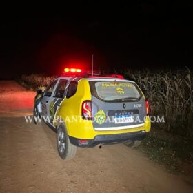 Ladrões furtam carro no Jardim Universal, em Sarandi e colocam fogo Foto 1 Fotos de Ladrões furtam carro no Jardim Universal, em Sarandi e colocam fogo
