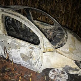 Fotos de Ladrões furtam carro no Jardim Universal, em Sarandi e colocam fogo