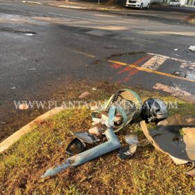 Fotos de Motorista avança preferencial, deixa motociclista em estado gravíssimo e foge sem prestar socorro em Maringá