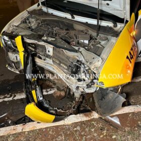 Fotos de Motorista embriagado avança preferencial e bate em viatura da Polícia Militar em Maringá