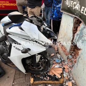 Fotos de VÍDEO: Motociclista sofre ferimentos após acidente impressionante em Sarandi
