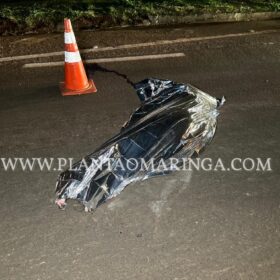 Fotos de Carro bate na traseira de motoneta e mata mulher de 41 anos 