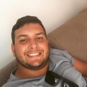 Fotos de Carro fica destruído e jovem morre após capotamento 