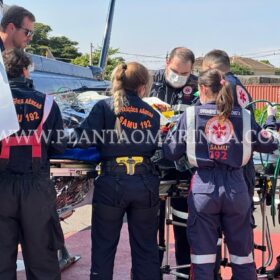 Carro vai parar embaixo de carreta após colisão e deixa uma pessoa em estado gravíssimo Foto 1 Fotos de Carro vai parar embaixo de carreta após colisão e deixa uma pessoa em estado gravíssimo