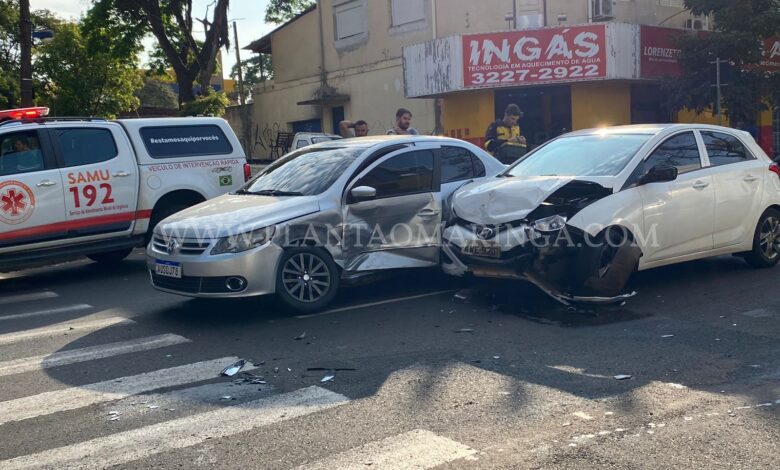 Fotos de Cinco crianças e três adultos ficaram feridos após colisão entre dois carros, em Maringá  