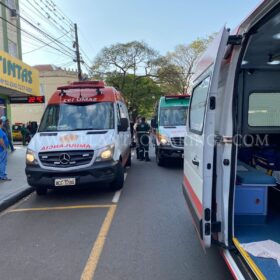 Fotos de Cinco crianças e três adultos ficaram feridos após colisão entre dois carros, em Maringá  