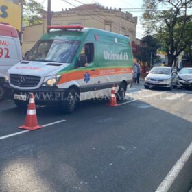 Fotos de Cinco crianças e três adultos ficaram feridos após colisão entre dois carros, em Maringá  