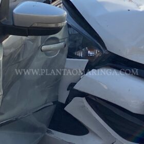 Fotos de Cinco crianças e três adultos ficaram feridos após colisão entre dois carros, em Maringá  