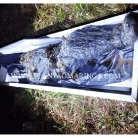 Fotos de Corpo é encontrado enrolado em lona plástica e tela de arame no Rio Ivaí
