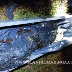 Fotos de Corpo é encontrado enrolado em lona plástica e tela de arame no Rio Ivaí