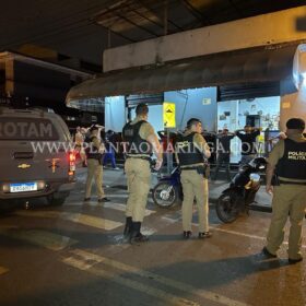 Fotos de Durante operação em Sarandi, polícia apreendem R$ 25 mil reais e uma máquina caça-níquel em uma tabacaria  