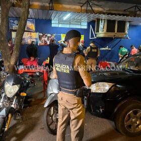 Fotos de Durante operação em Sarandi, polícia apreendem R$ 25 mil reais e uma máquina caça-níquel em uma tabacaria  