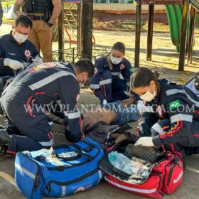Fotos de Homem é intubado após ser atingido por três facadas no centro de Sarandi