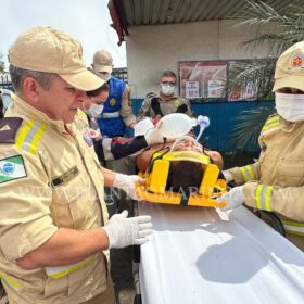 Fotos de Homem é intubado após ser esfaqueado em Maringá 
