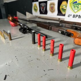 Fotos de Homem é preso pela Rotam com quatro armas de fogo em Maringá