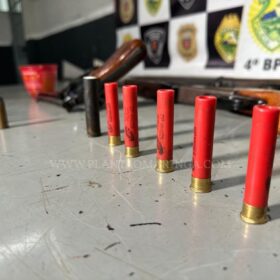 Fotos de Homem é preso pela Rotam com quatro armas de fogo em Maringá