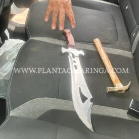 Fotos de Homem em surto é morto após atacar agentes da Guarda Civil Municipal com facão em Sarandi