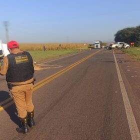 Fotos de Homem morre após grave acidente envolvendo três veículos na rodovia PR-323