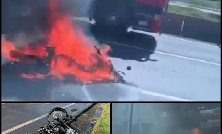 Fotos de Moto explode após bater em carro em Sarandi