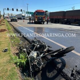 Fotos de Moto explode após bater em carro em Sarandi