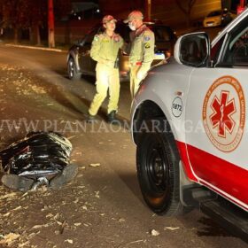 Fotos de Motociclista morre após perder controle e bater meio fio em Maringá 