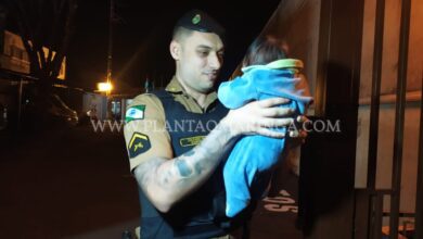 Fotos de Recém-nascido engasga com leite materno e é salvo por Policial Militar em Sarandi 