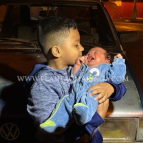 Fotos de Recém-nascido engasga com leite materno e é salvo por Policial Militar em Sarandi 