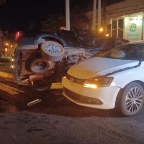 Fotos de Câmera de segurança registra acidente impressionante em Maringá