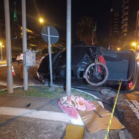 Fotos de Câmera de segurança registra acidente impressionante em Maringá