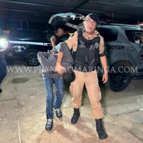 Fotos de Câmera registra criminosos rendendo mulher e roubando carro em Maringá 