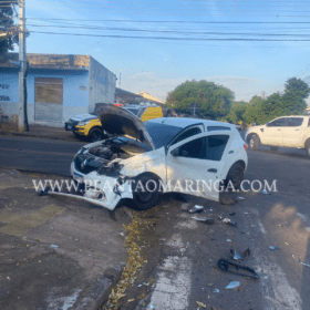Fotos de Câmera registra motorista avançando preferencial e causando grave acidente em Maringá