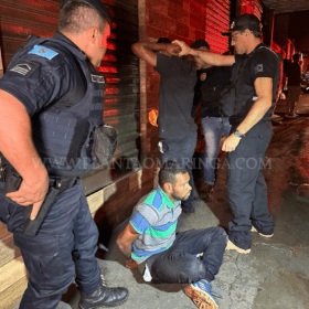Fotos de Homem é preso em flagrante por posse ilegal de arma de fogo durante Operação em Sarandi 