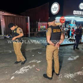Fotos de Homens encapuzados atiram e matam adolescente de 17 anos em Maringá