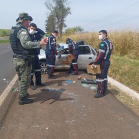 Fotos de Condutor é ejetado e morre durante capotamento em Maringá