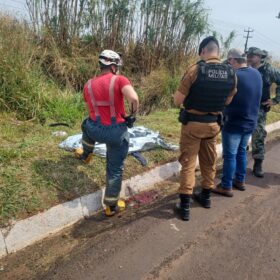 Fotos de Condutor é ejetado e morre durante capotamento em Maringá