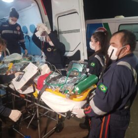 Fotos de Homem morre no Hospital Universitário de Maringá após ser atingido por coice de cavalo 