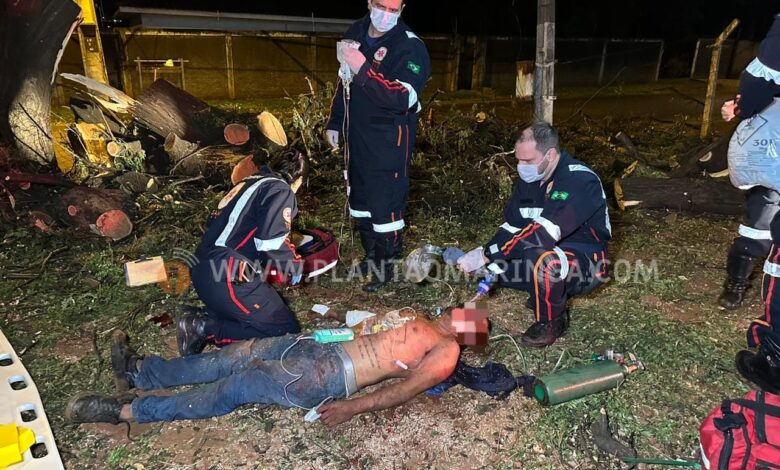 Homem é intubado após ser esfaqueado e agredido com tronco de árvore em Maringá Foto 1 Fotos de Homem é intubado após ser esfaqueado e agredido com tronco de árvore em Maringá