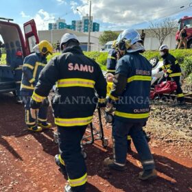 Fotos de Motorista perde controle do veículo e cai em barranco da linha de trem em Maringá